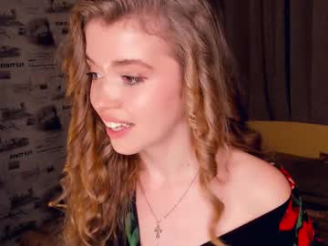 girl Mature Sex Cams with chia_silver