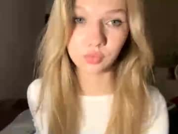 girl Mature Sex Cams with sultry_dreamer_4ever
