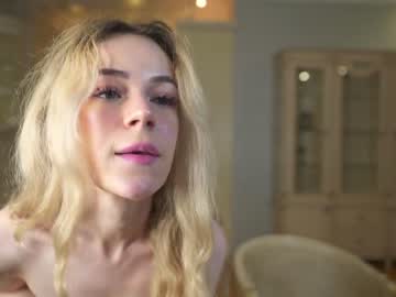 girl Mature Sex Cams with courtneyabigail