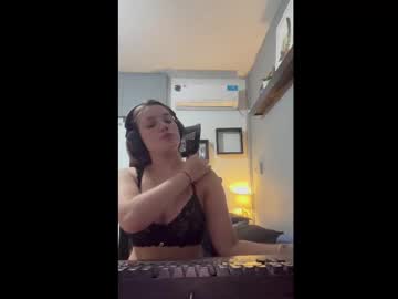 girl Mature Sex Cams with eemilyyyy19