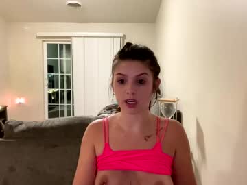 girl Mature Sex Cams with taya_raelynn